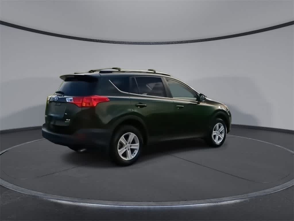 Thumbnail: 2013 Toyota RAV4 - 8