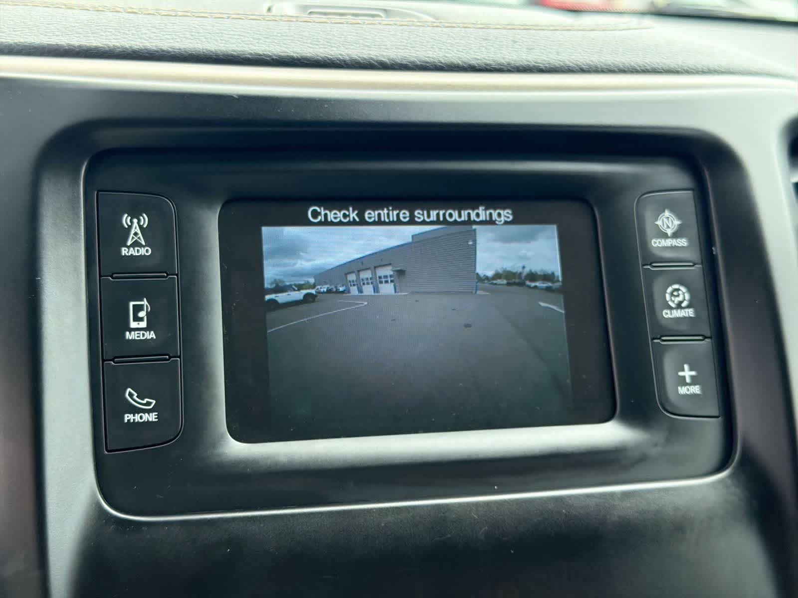 Thumbnail: 2016 Jeep Cherokee - 30