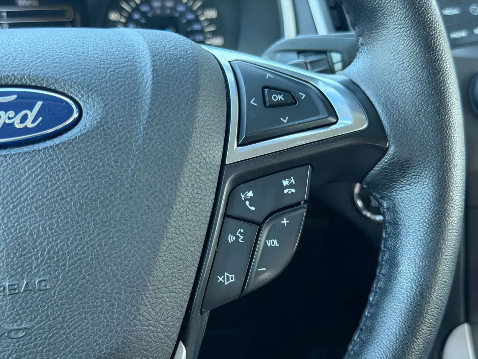 Thumbnail: 2016 Ford Edge - 25