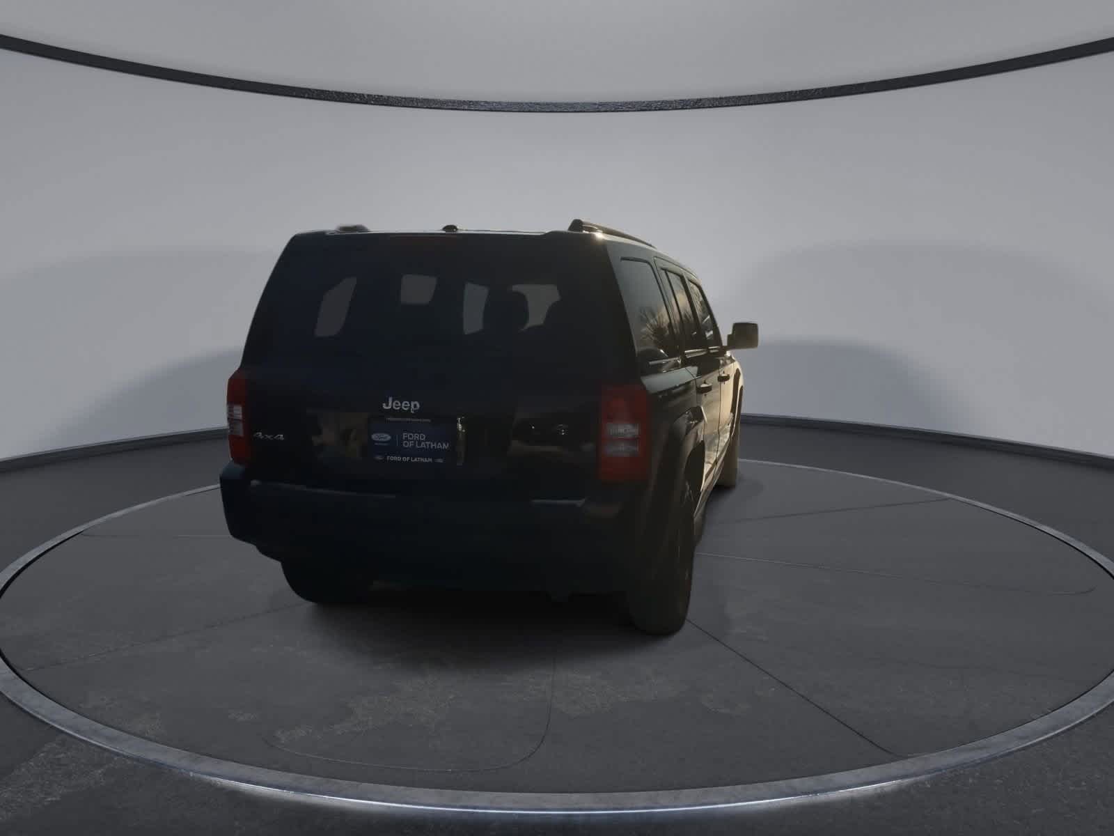 Thumbnail: 2016 Jeep Patriot - 7