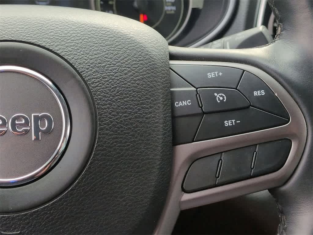 Thumbnail: 2019 Jeep Cherokee - 25