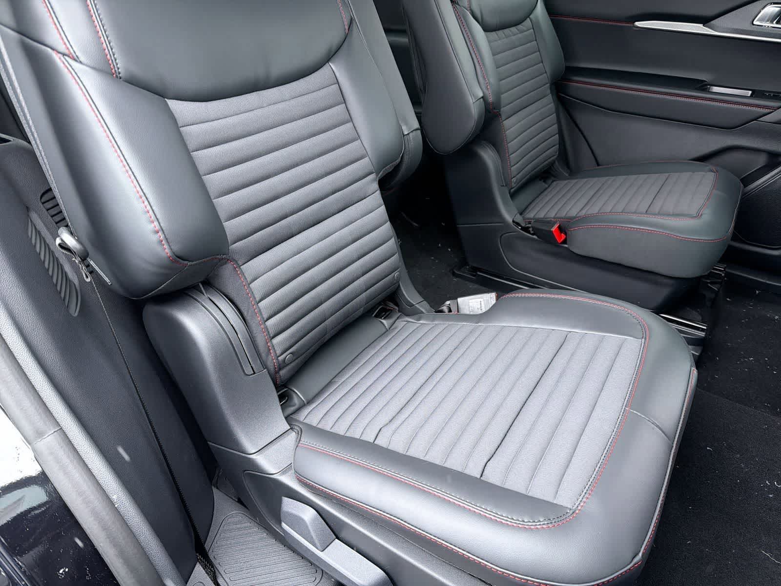 Thumbnail: 2026 Ford Explorer - 21