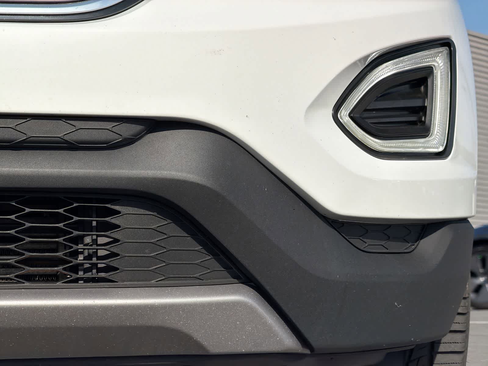 Thumbnail: 2016 Ford Edge - 11