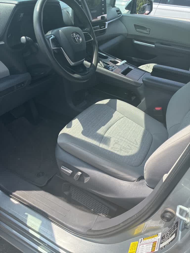 Thumbnail: 2021 Toyota Sienna - 7
