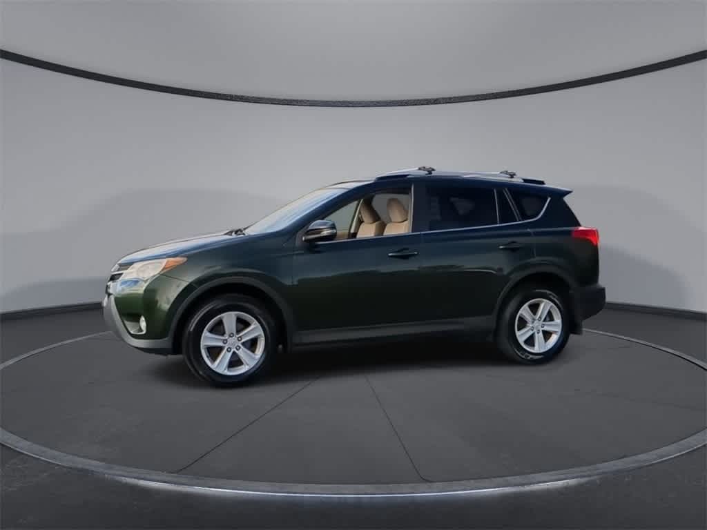 Thumbnail: 2013 Toyota RAV4 - 4