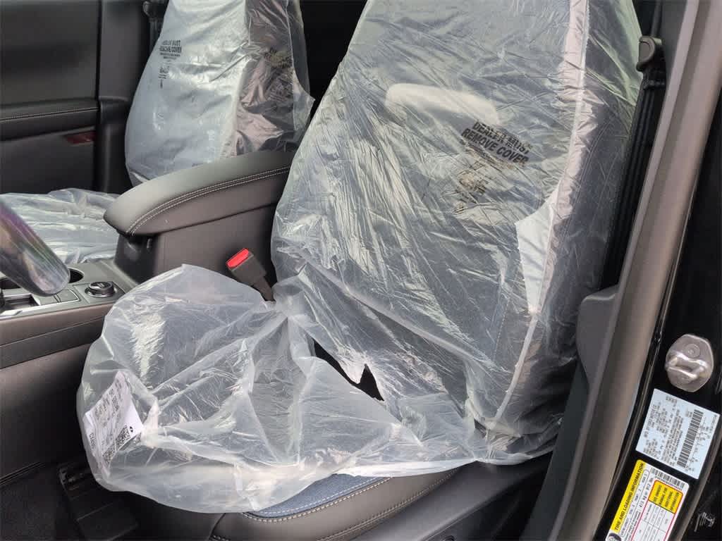 Thumbnail: 2025 Ford Bronco Sport - 17