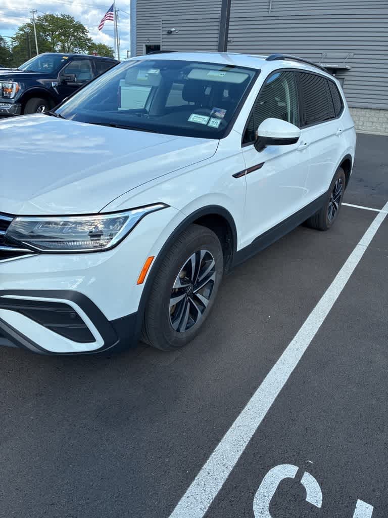 Thumbnail: 2023 Volkswagen Tiguan - 5