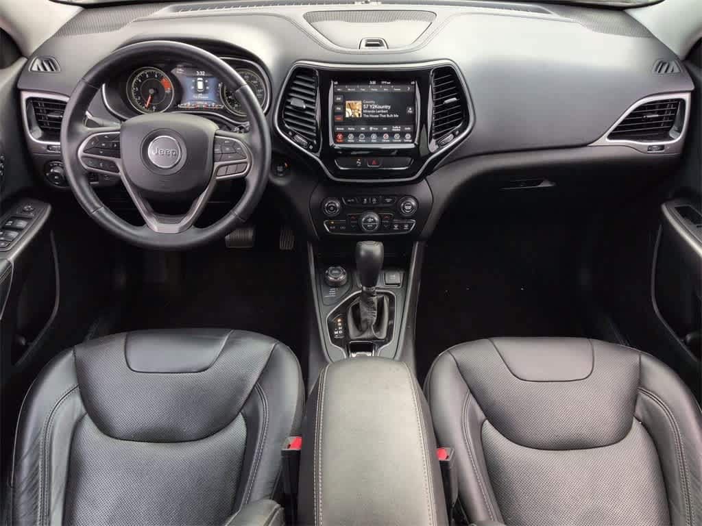 Thumbnail: 2019 Jeep Cherokee - 16