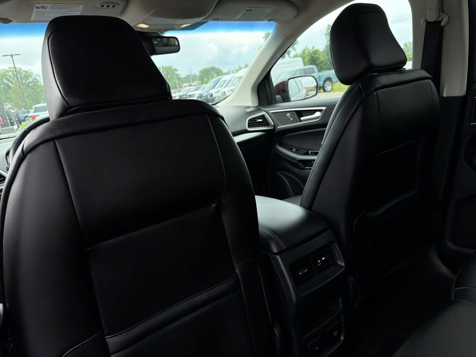 Thumbnail: 2020 Ford Edge - 18