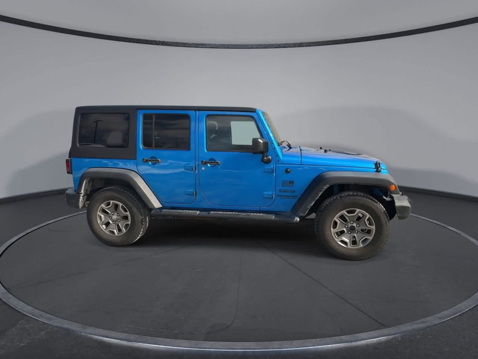 Thumbnail: 2016 Jeep Wrangler - 9