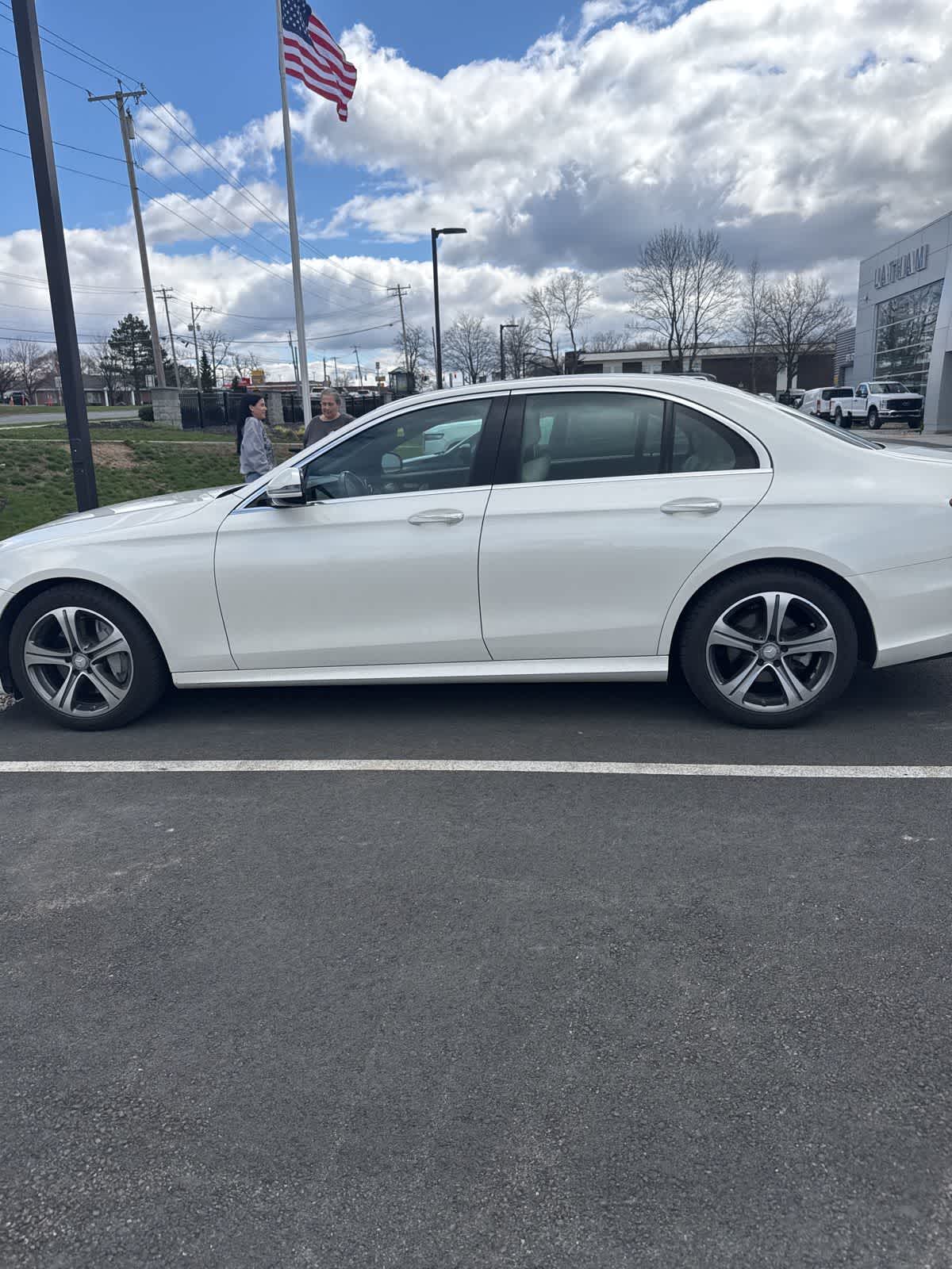 Thumbnail: 2017 Mercedes-Benz E-Class - 2