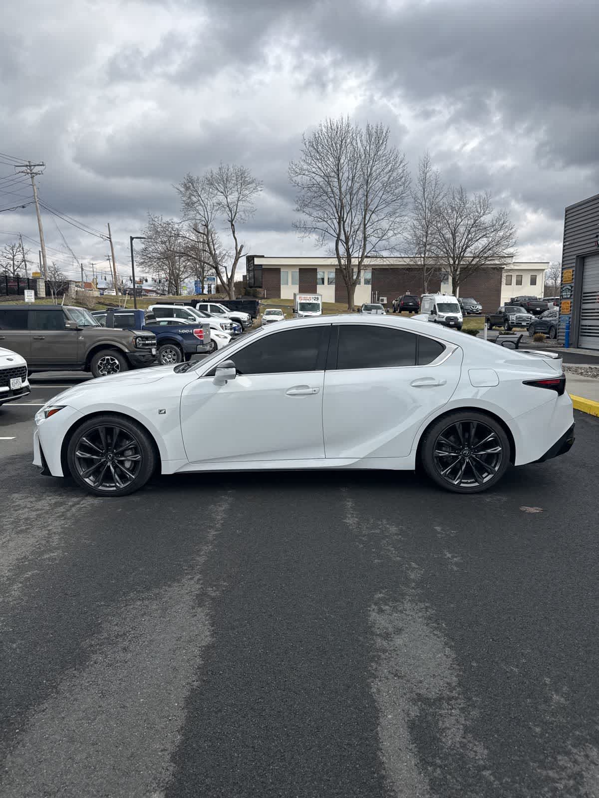 Thumbnail: 2022 Lexus IS - 2