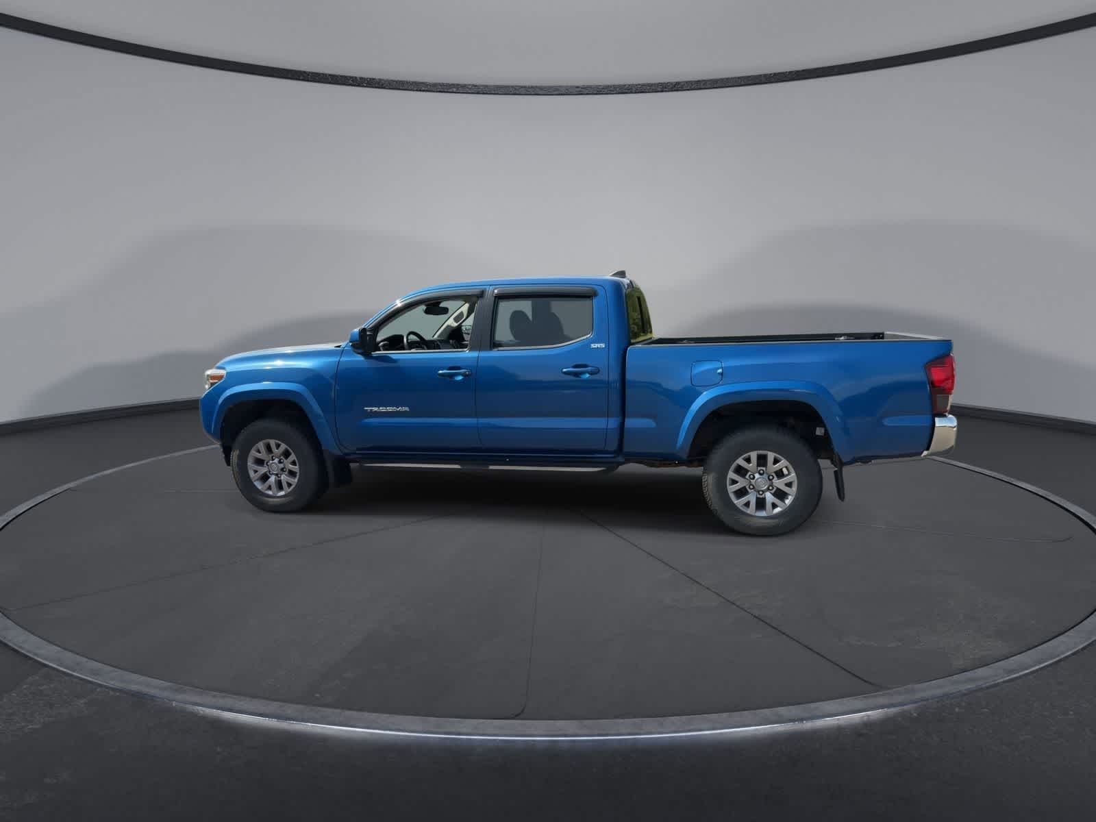 Thumbnail: 2018 Toyota Tacoma - 5