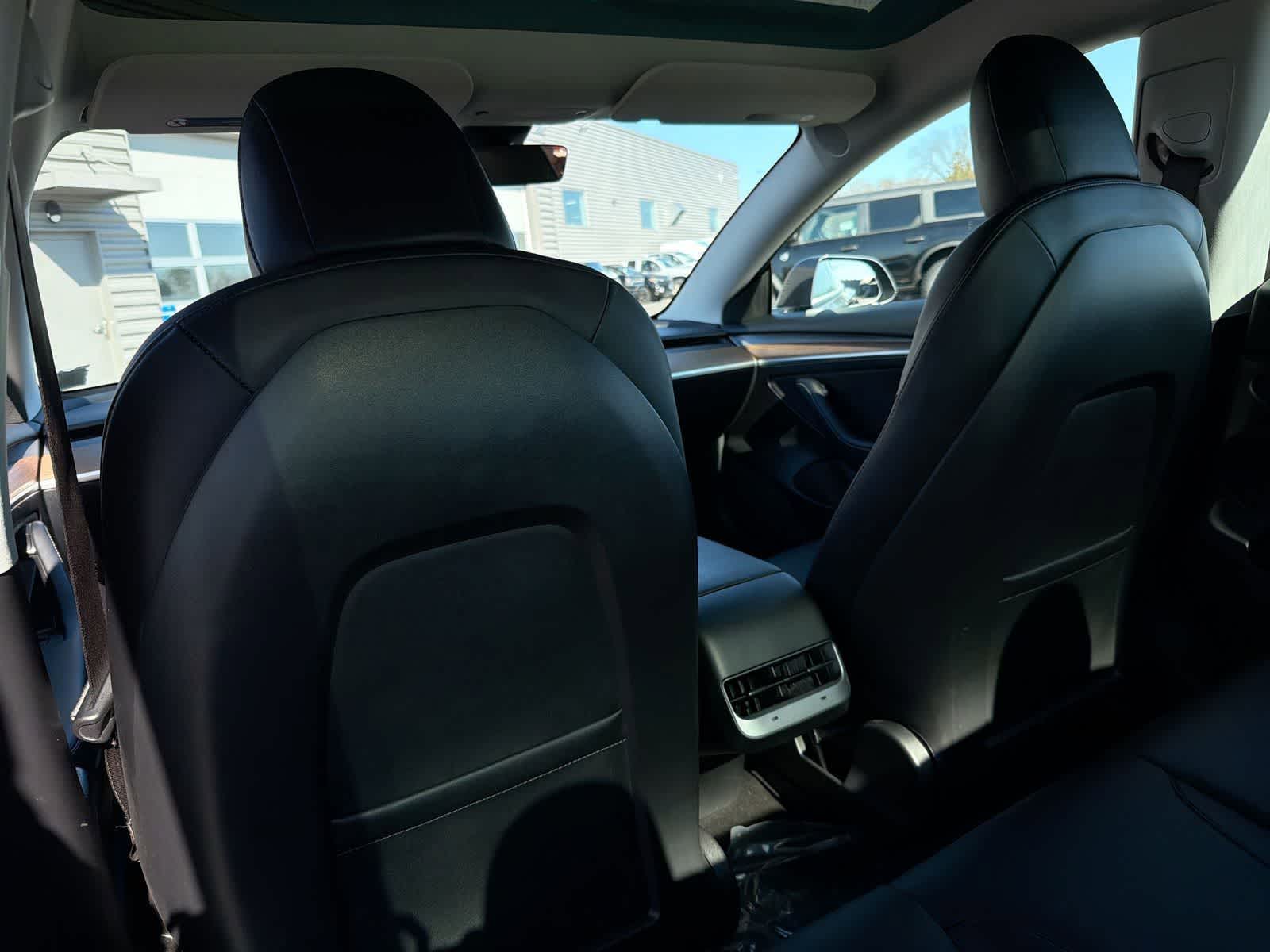 Thumbnail: 2022 Tesla Model 3 - 19