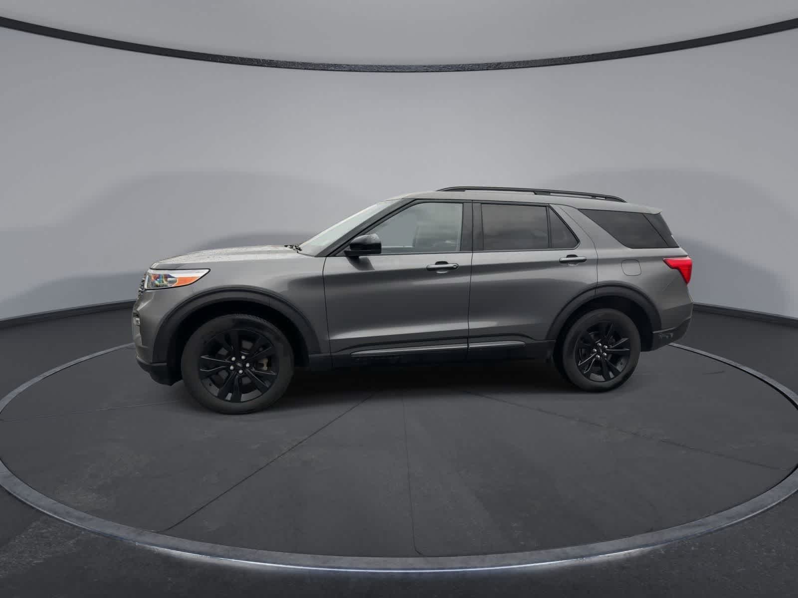 Thumbnail: 2022 Ford Explorer - 5