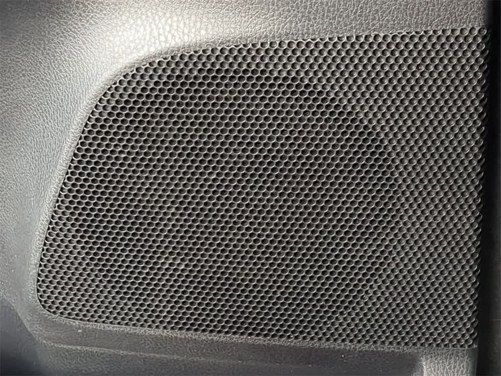 Thumbnail: 2013 Toyota RAV4 - 31