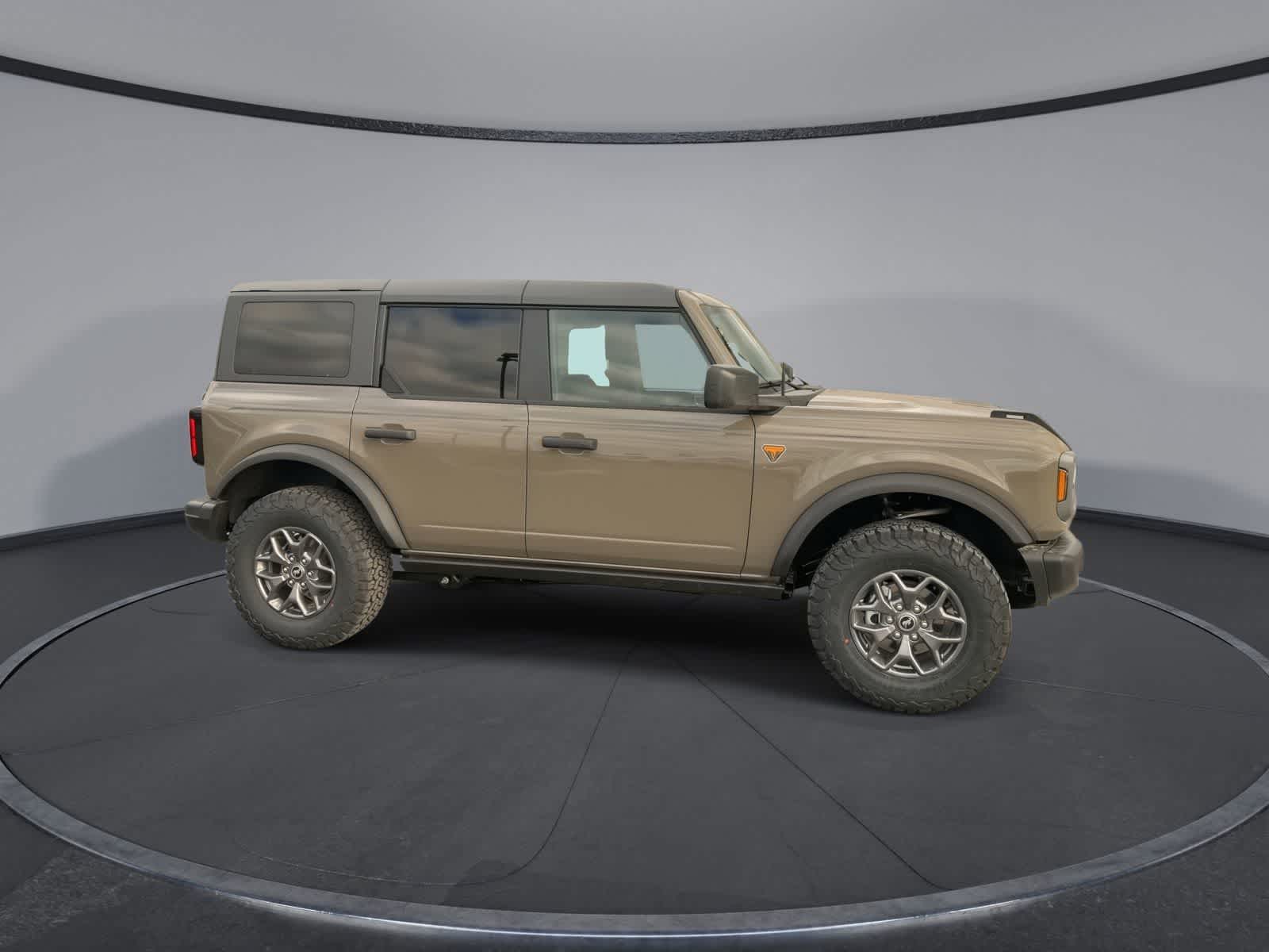 Thumbnail: 2025 Ford Bronco - 9