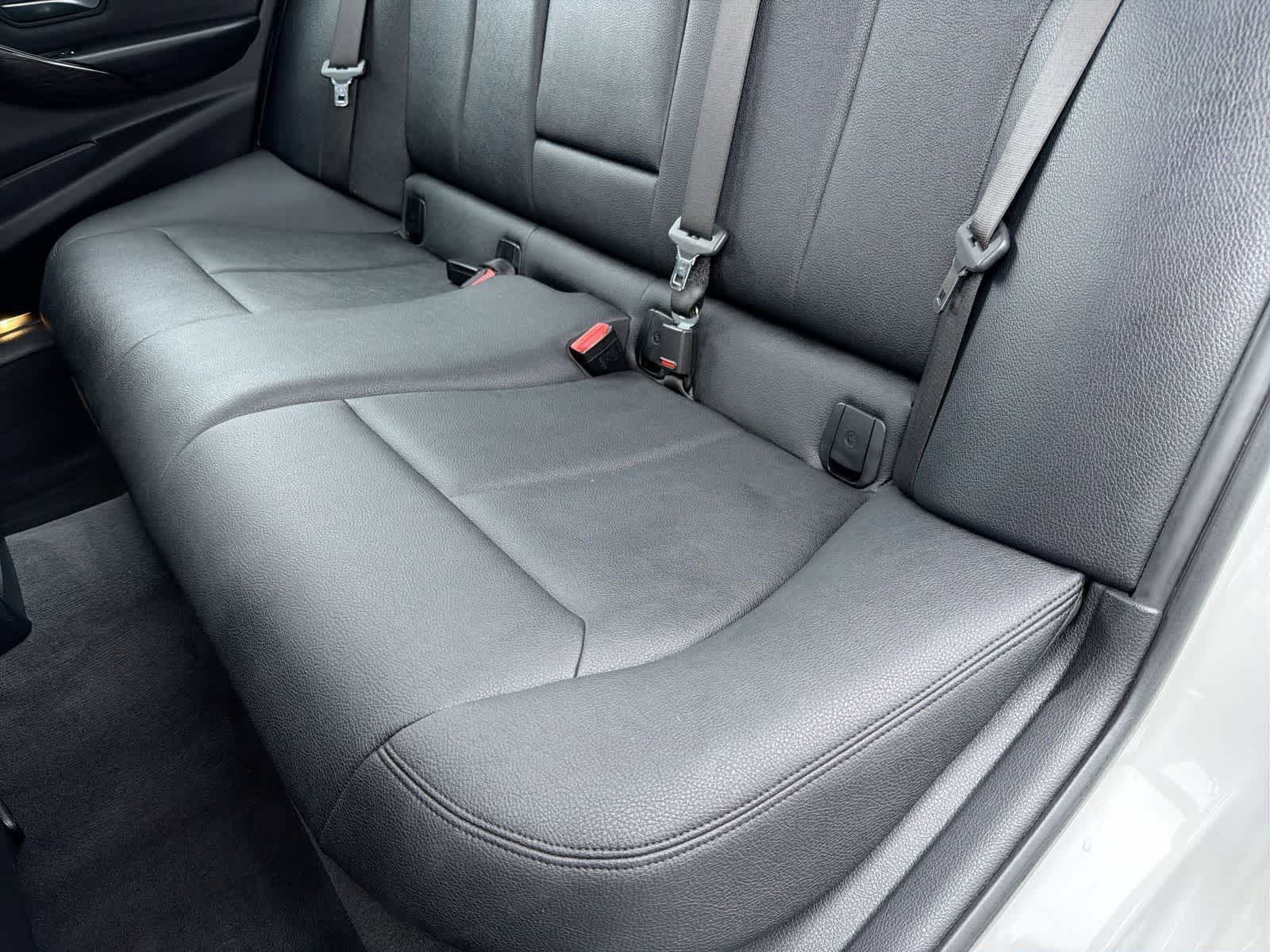 Thumbnail: 2018 BMW 3 Series - 20