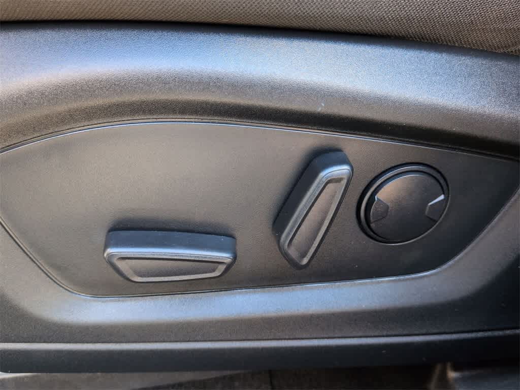 Thumbnail: 2021 Ford Explorer - 18