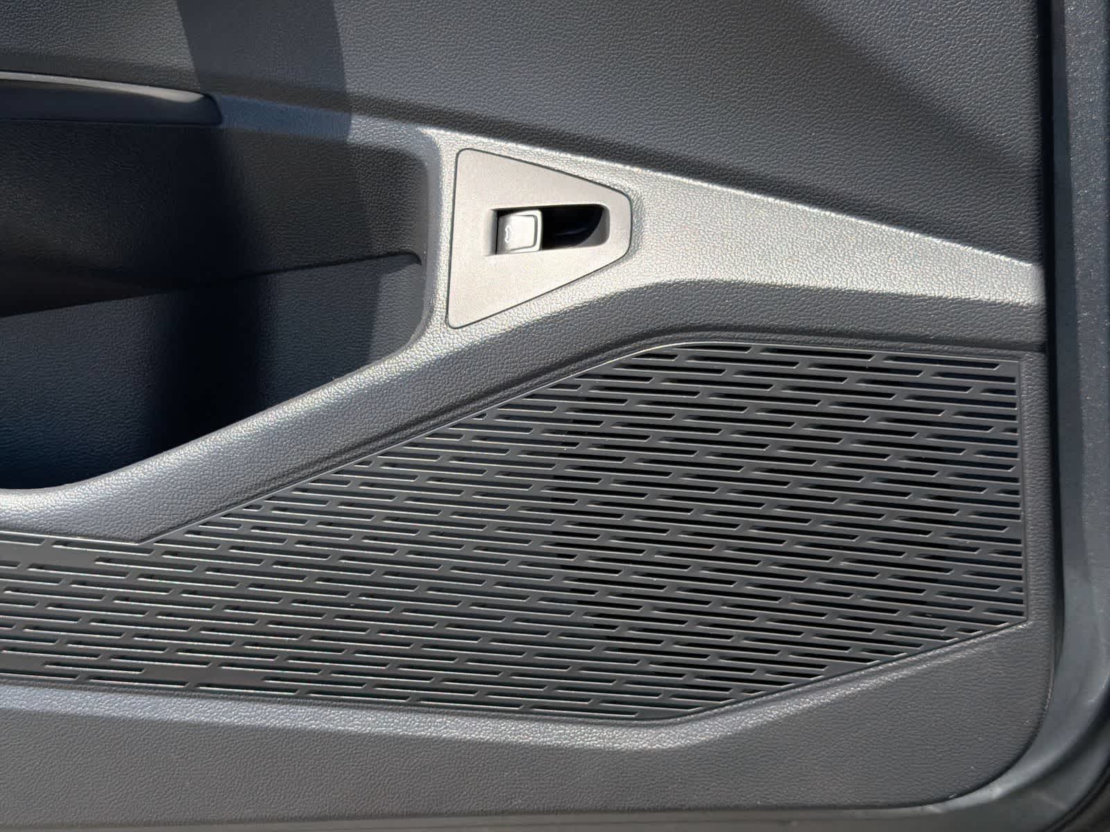 Thumbnail: 2019 Volkswagen Jetta - 31