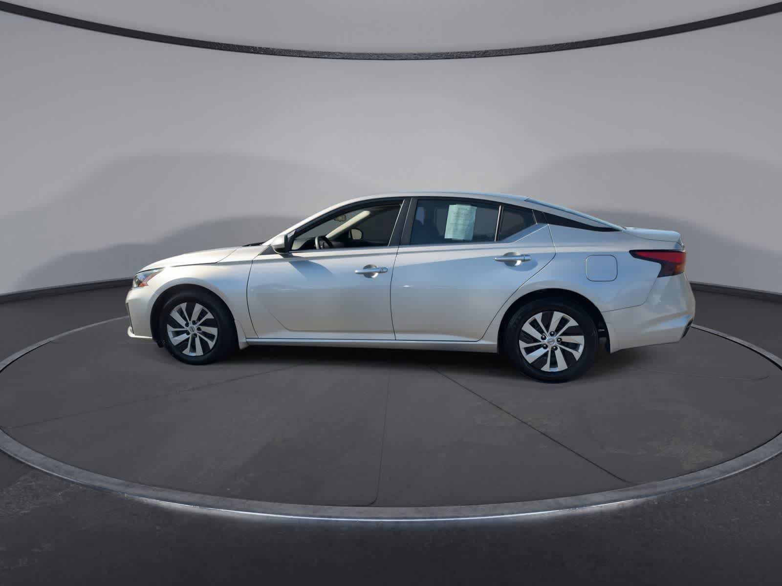 Thumbnail: 2023 Nissan Altima - 5