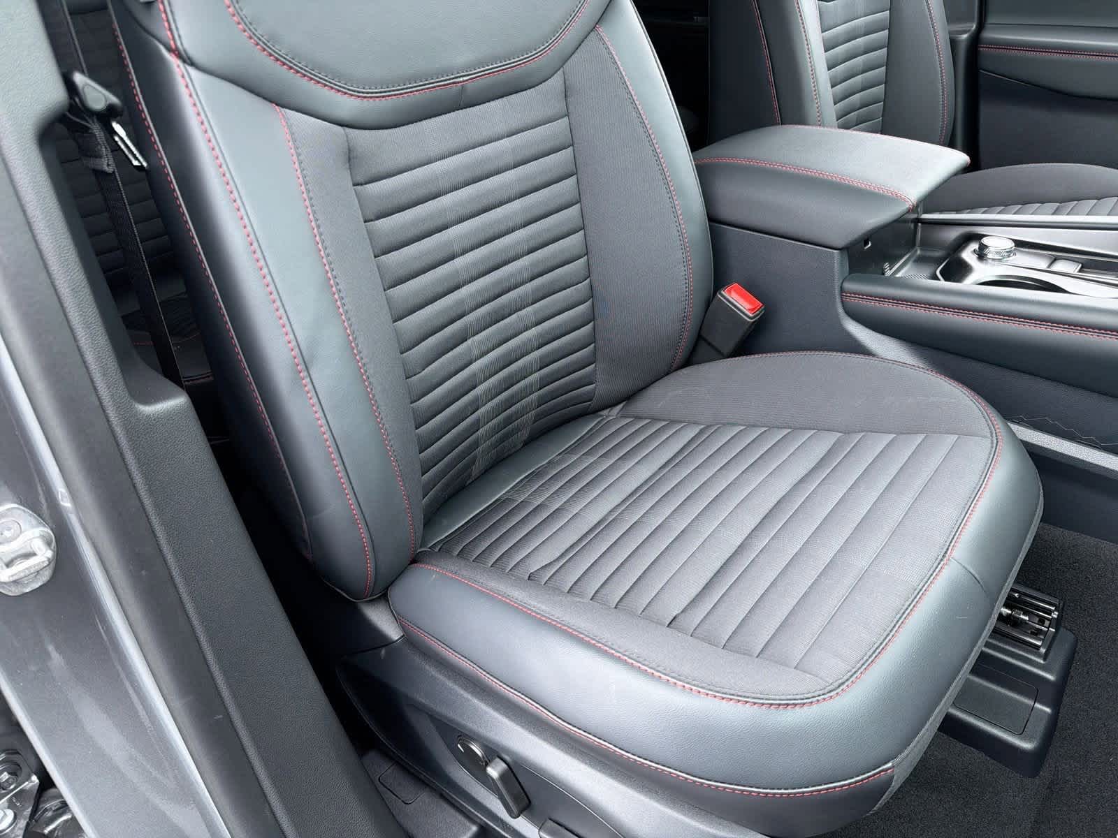 Thumbnail: 2026 Ford Explorer - 24