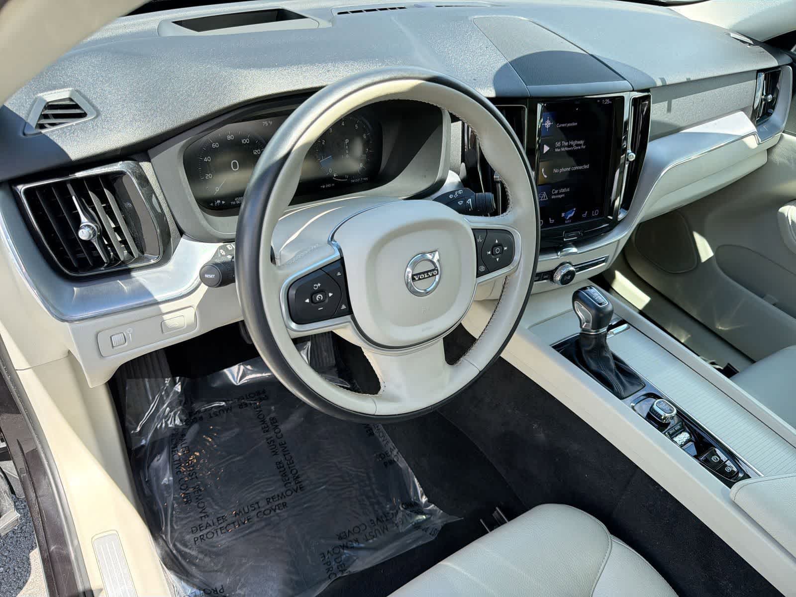 Thumbnail: 2021 Volvo XC60 - 10
