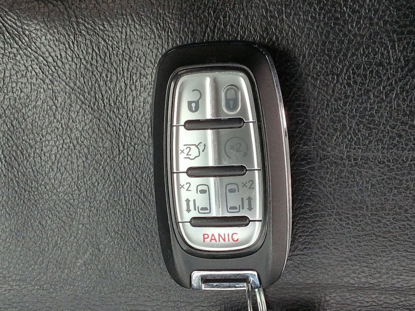 Thumbnail: 2020 Chrysler Pacifica - 36