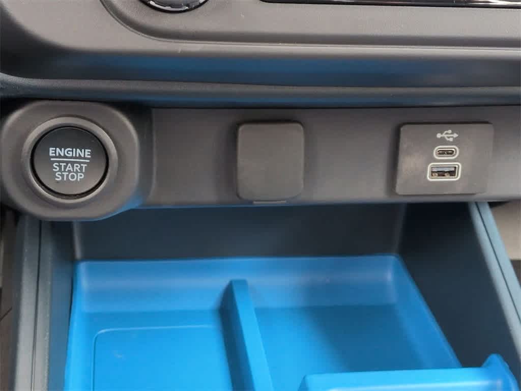 Thumbnail: 2025 Ford Maverick - 31