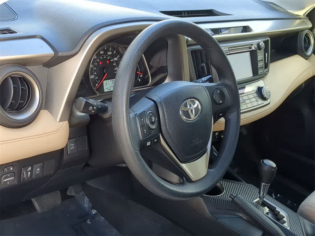 Thumbnail: 2013 Toyota RAV4 - 10