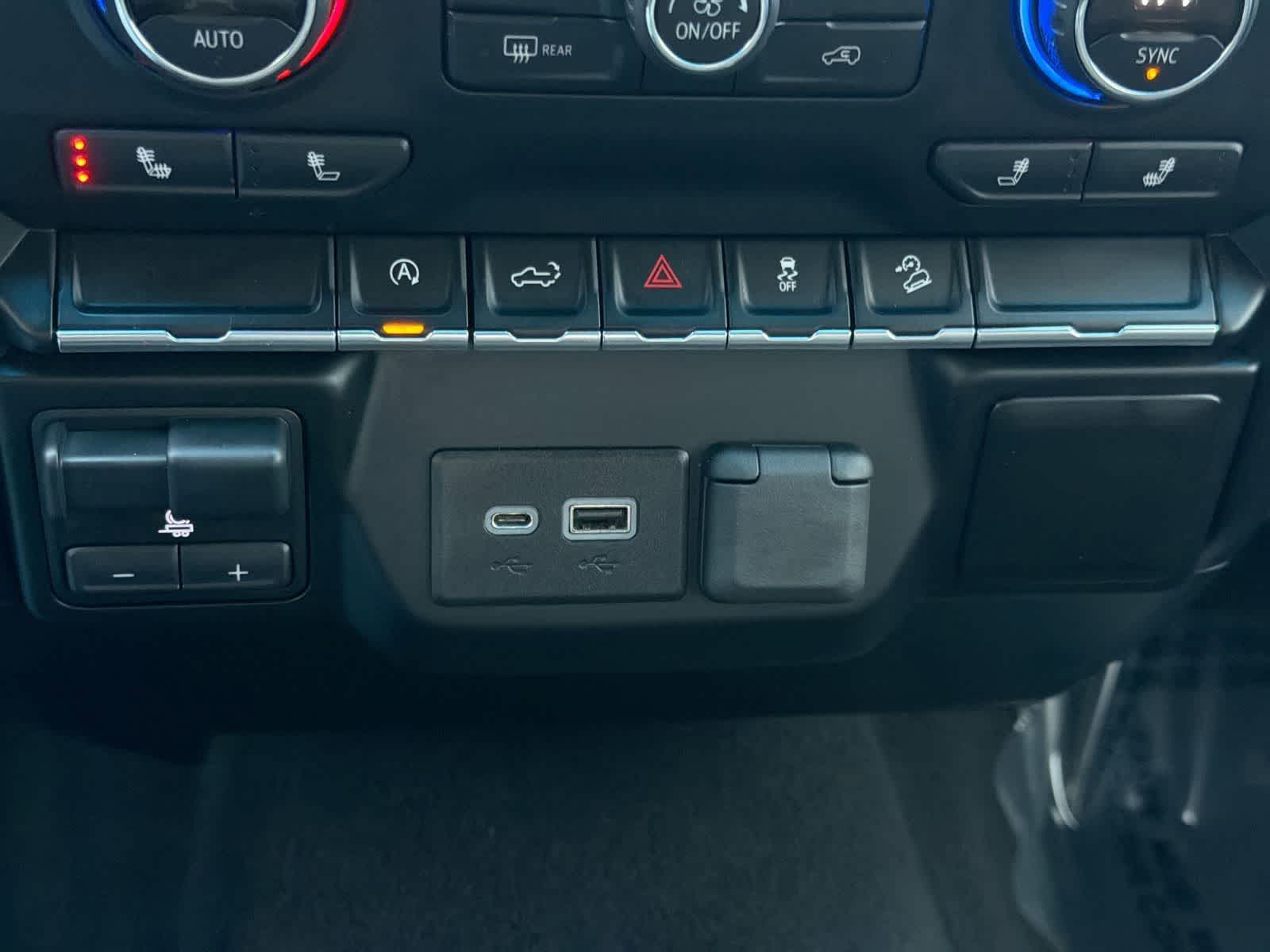 Thumbnail: 2019 Chevrolet Silverado 1500 - 31