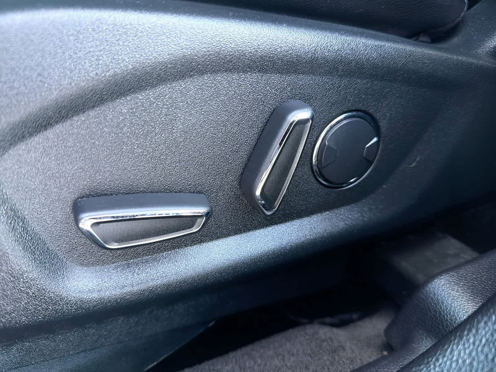 Thumbnail: 2018 Ford Explorer - 18