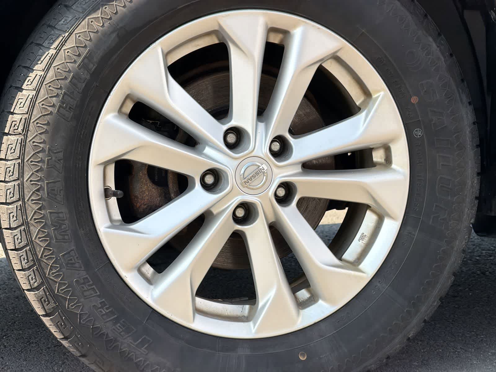 Thumbnail: 2016 Nissan Rogue - 14