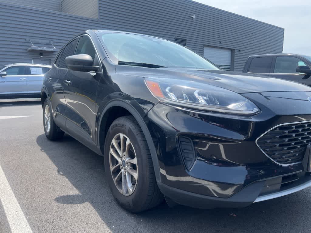 Thumbnail: 2022 Ford Escape - 2