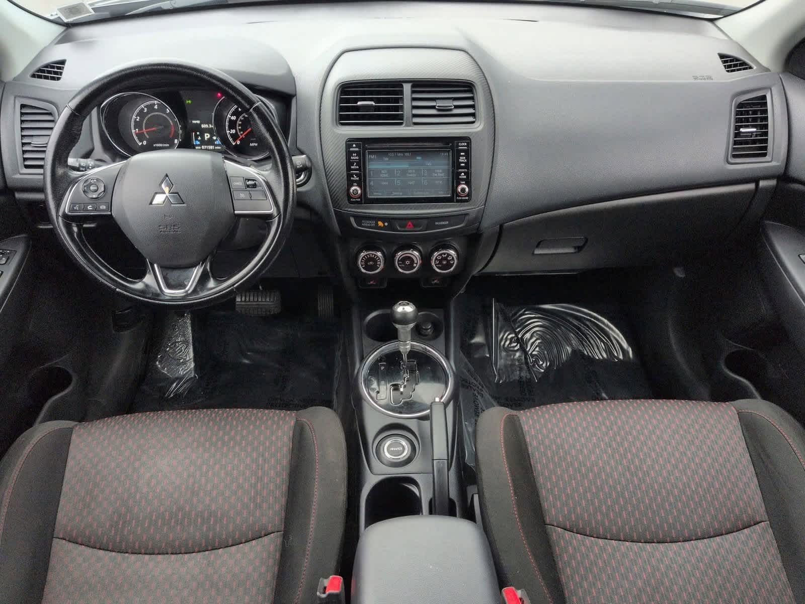 Thumbnail: 2016 Mitsubishi Outlander Sport - 16