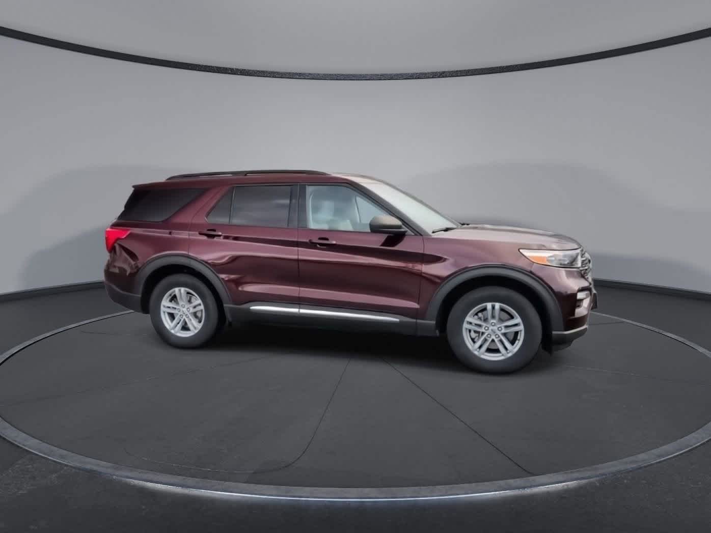 Thumbnail: 2022 Ford Explorer - 9