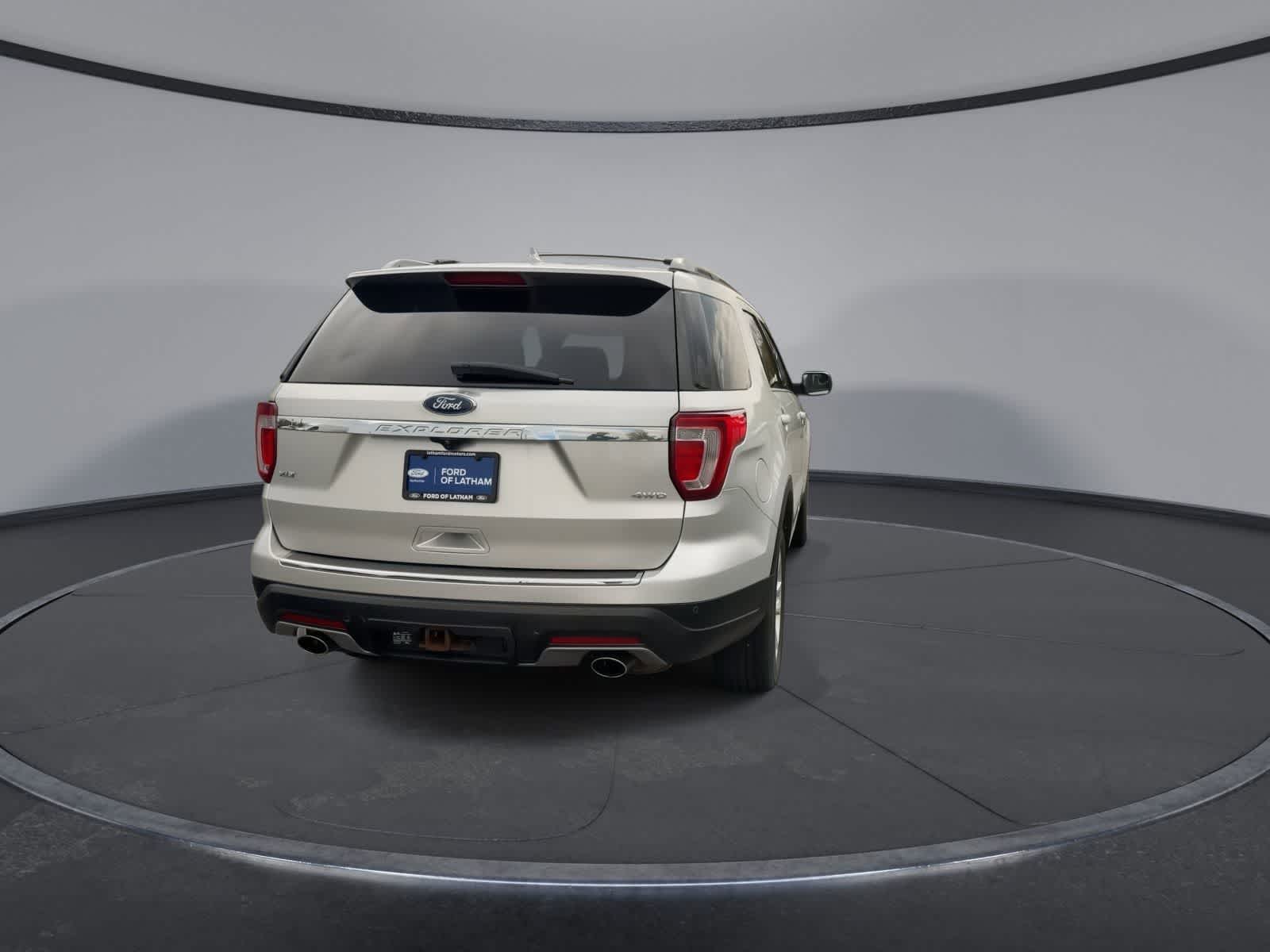 Thumbnail: 2018 Ford Explorer - 7