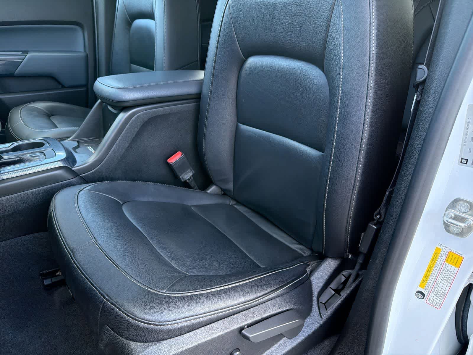 Thumbnail: 2020 Chevrolet Colorado - 17