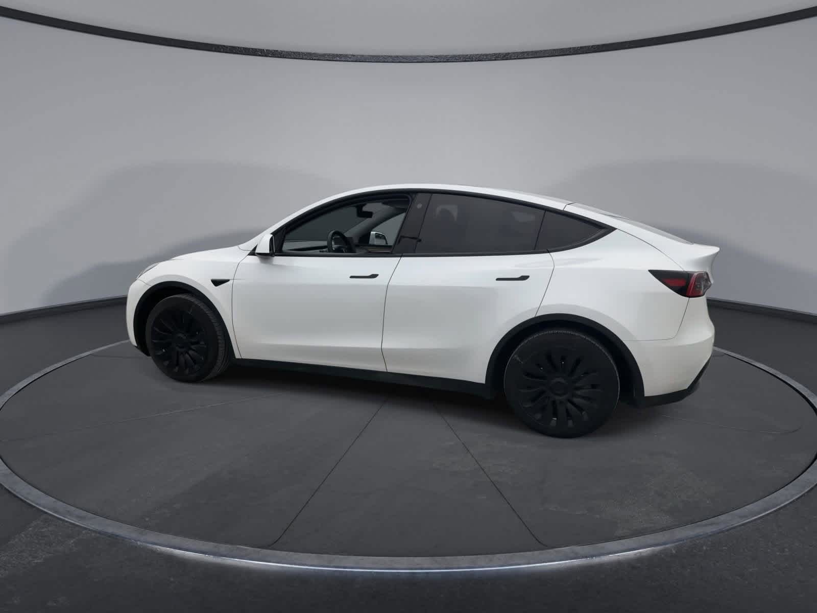 Thumbnail: 2022 Tesla Model Y - 5
