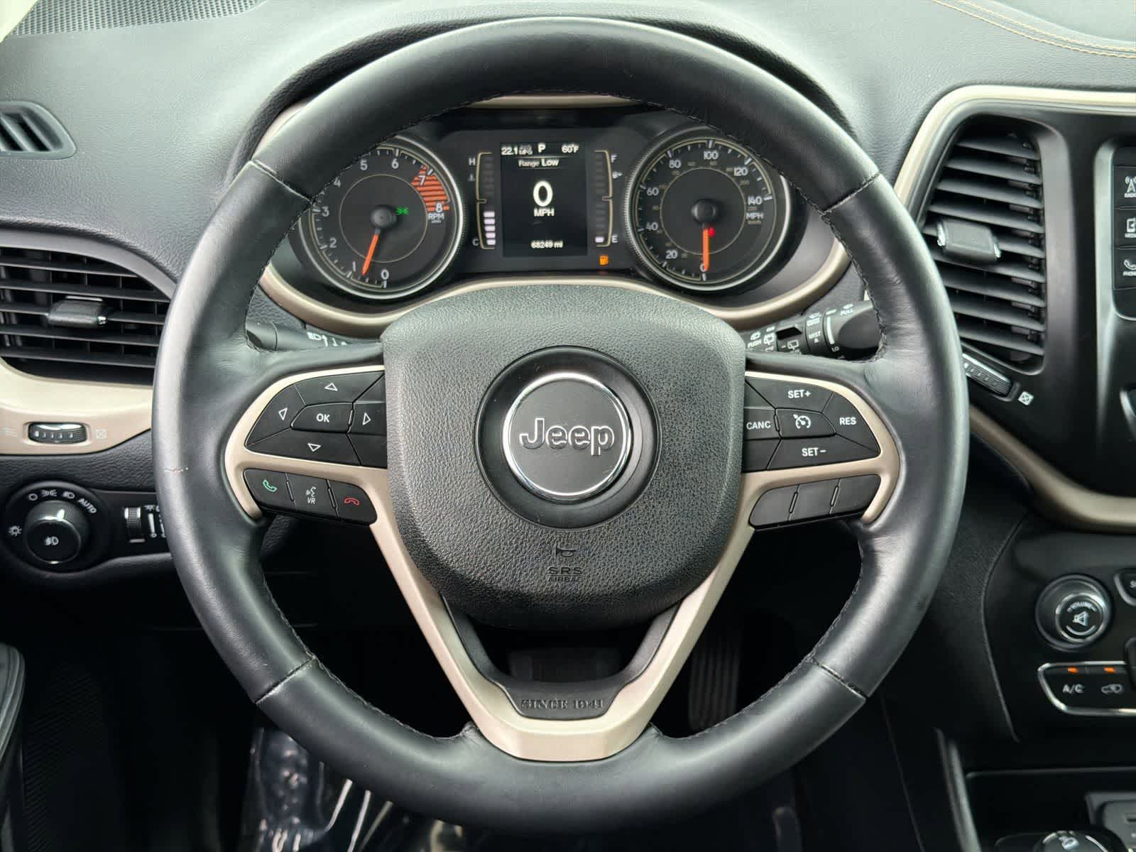 Thumbnail: 2016 Jeep Cherokee - 24