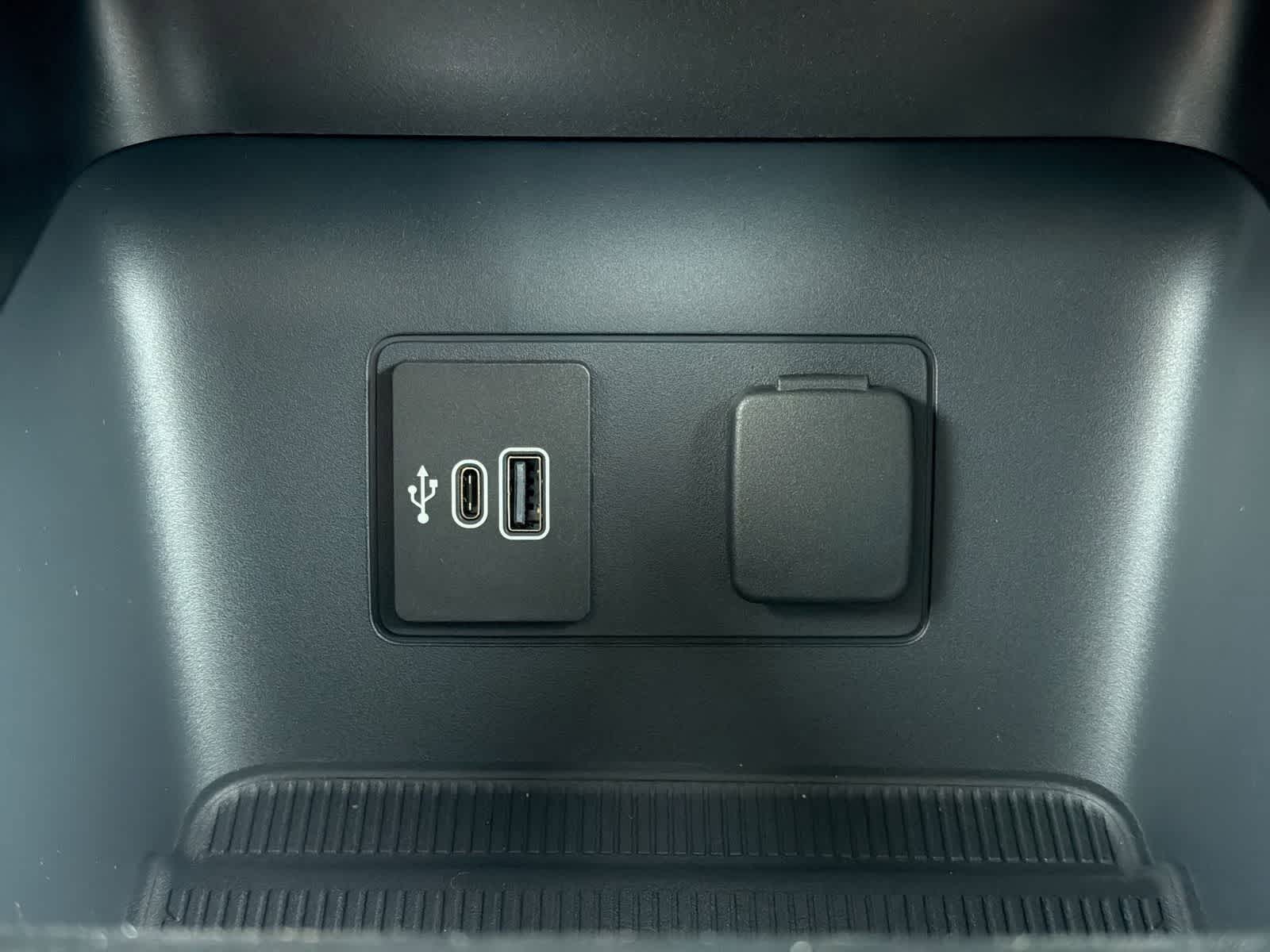 Thumbnail: 2026 Ford Explorer - 32