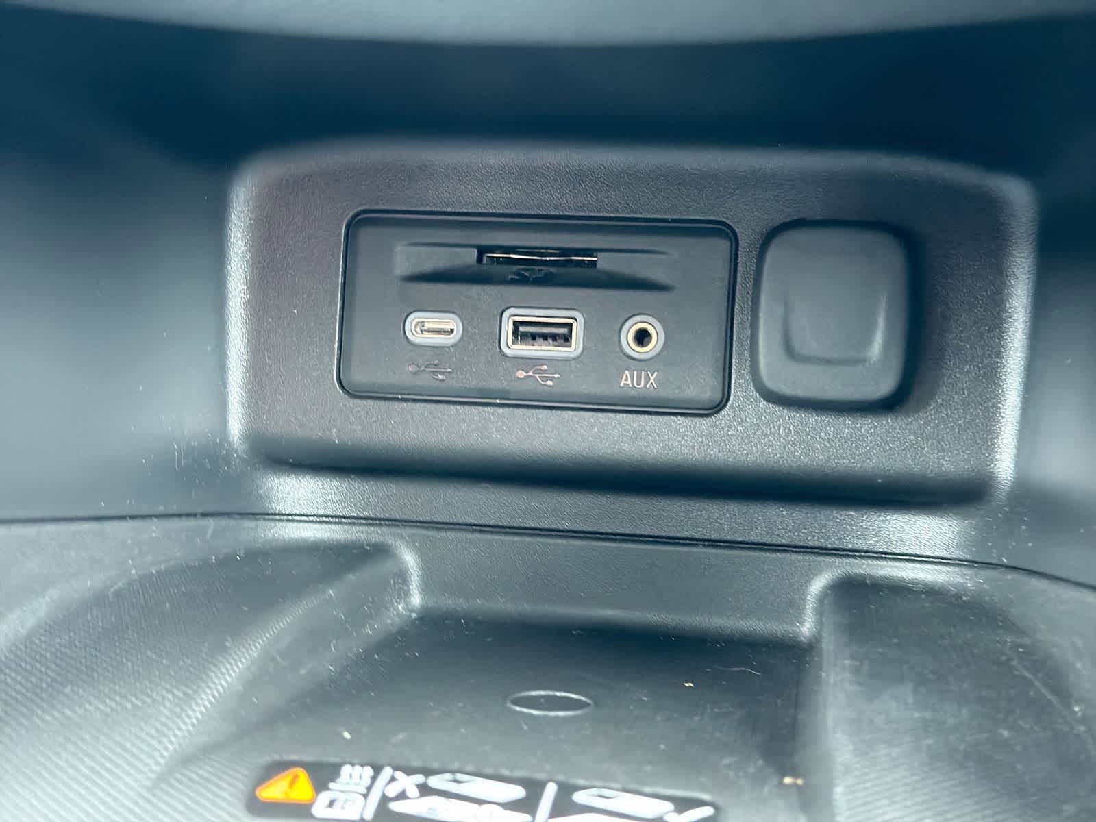 Thumbnail: 2023 Chevrolet Equinox - 31