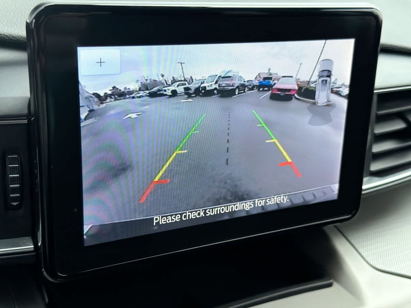 Thumbnail: 2022 Ford Explorer - 30