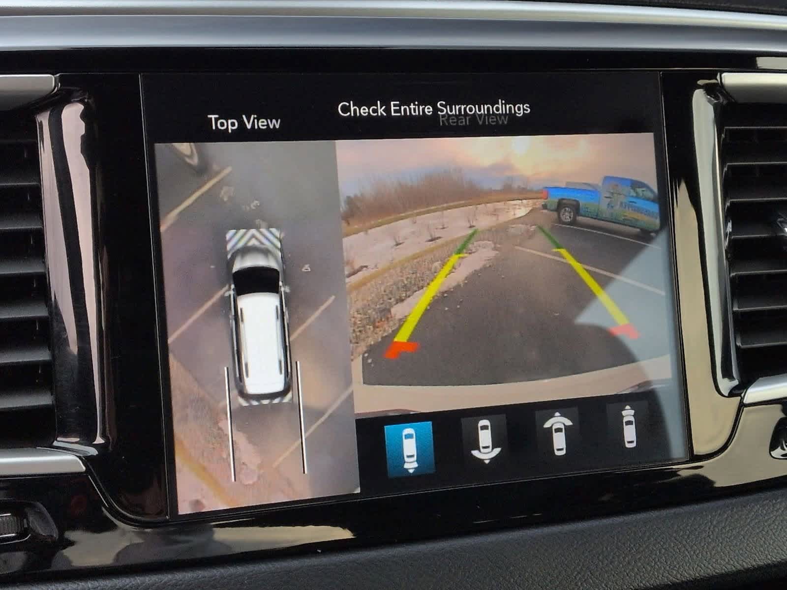 Thumbnail: 2020 Chrysler Pacifica - 30