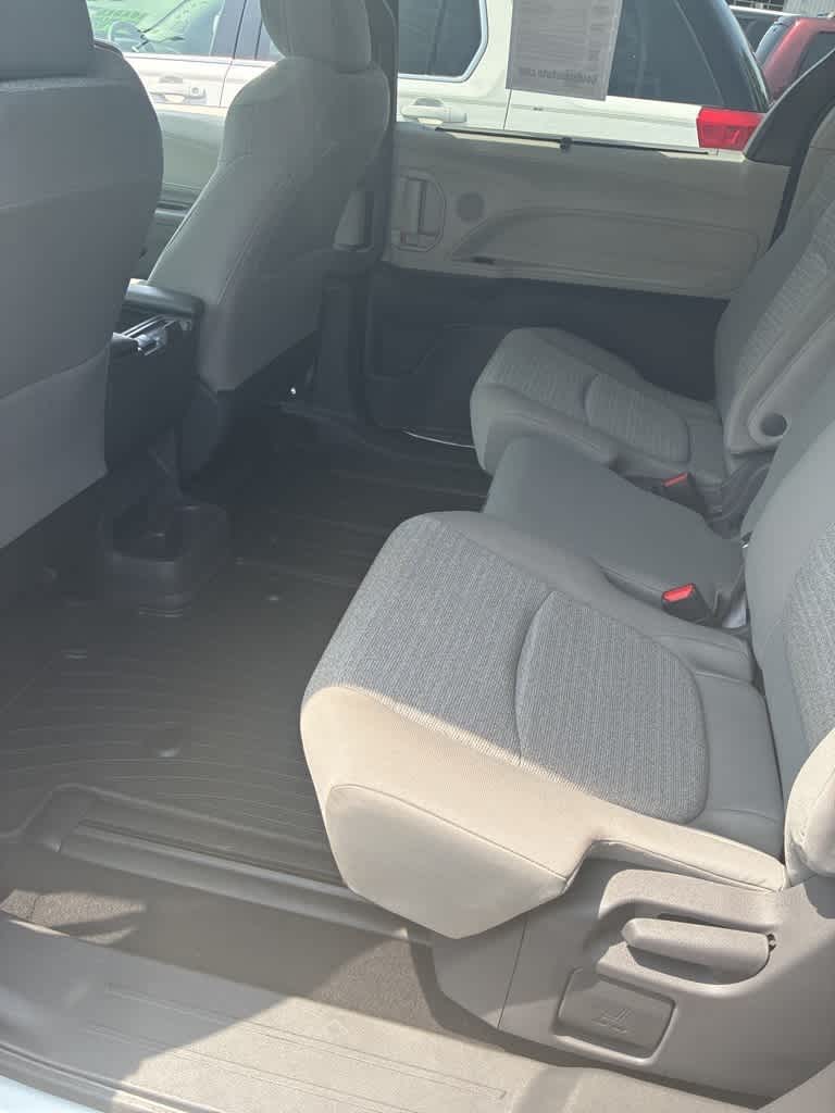 Thumbnail: 2021 Toyota Sienna - 6