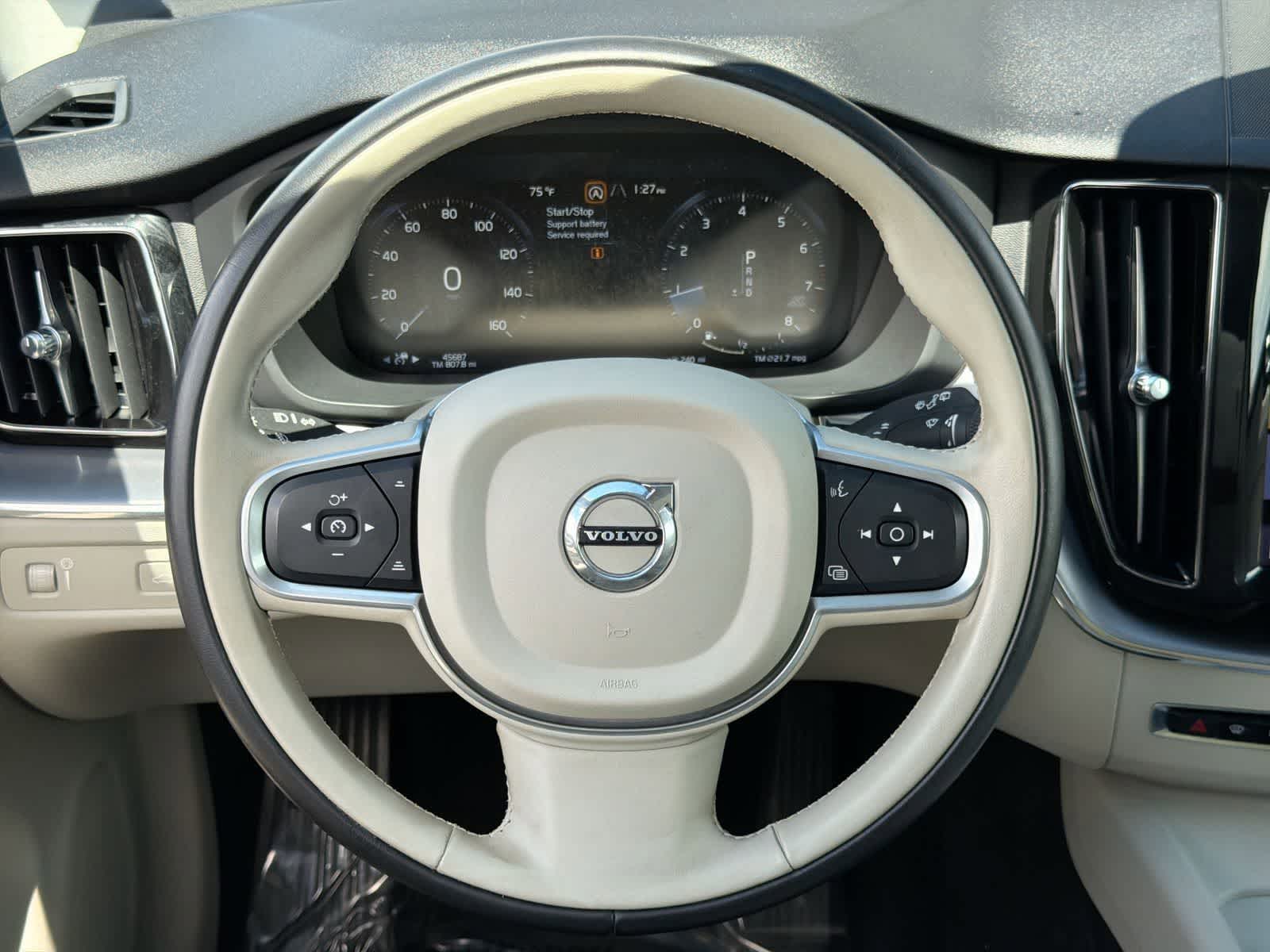 Thumbnail: 2021 Volvo XC60 - 24
