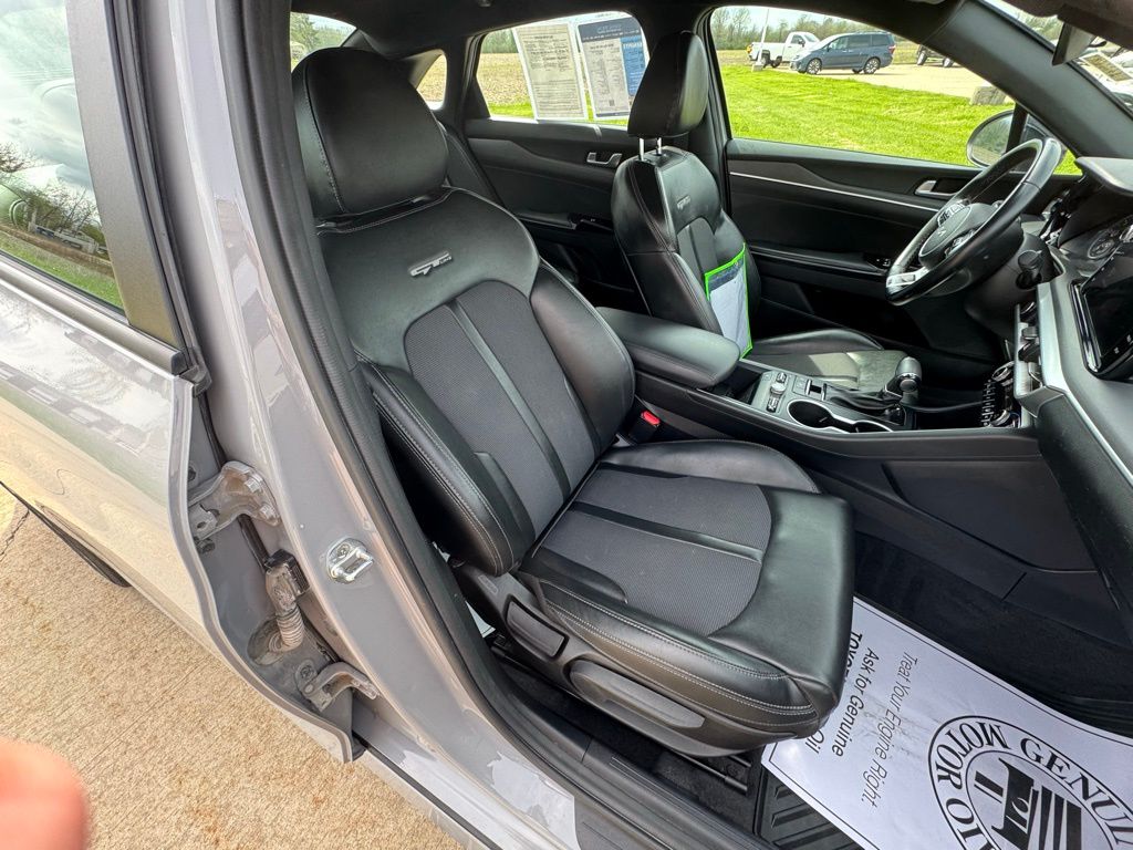 2022 Kia K5 57