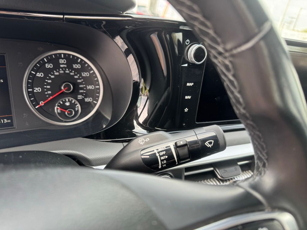 2022 Kia K5 21