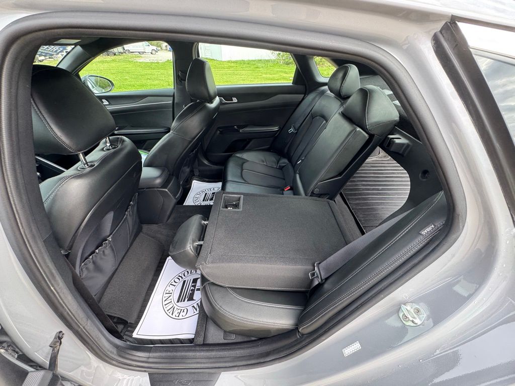 2022 Kia K5 44