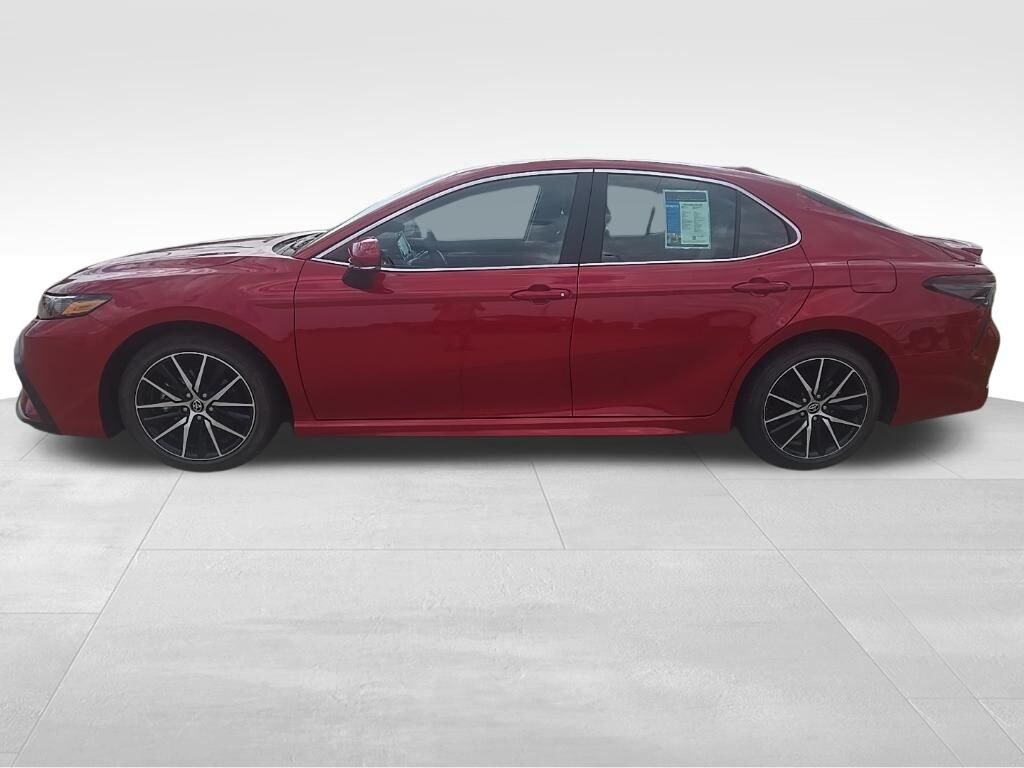 Used 2023 Toyota Camry SE Sedan
